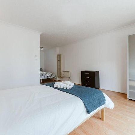 Up To 4 People, Room In A Share House Next To London Bridge Exterior photo