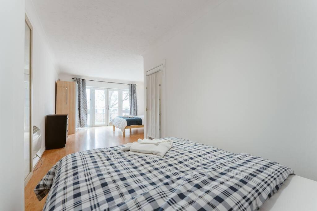 Up To 4 People, Room In A Share House Next To London Bridge Exterior photo